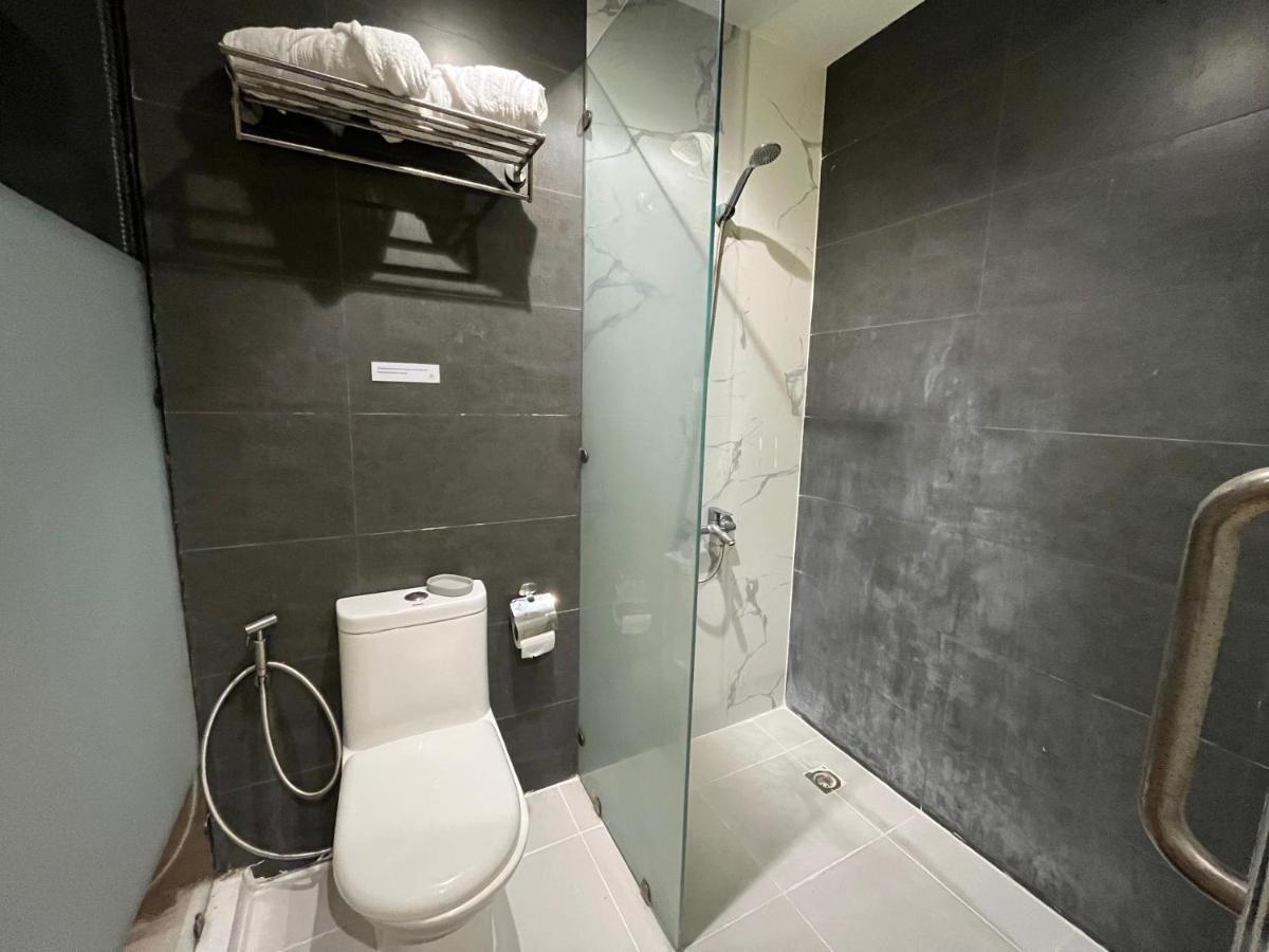 באקולוד The Upperroom @ Real Suites מראה חיצוני תמונה