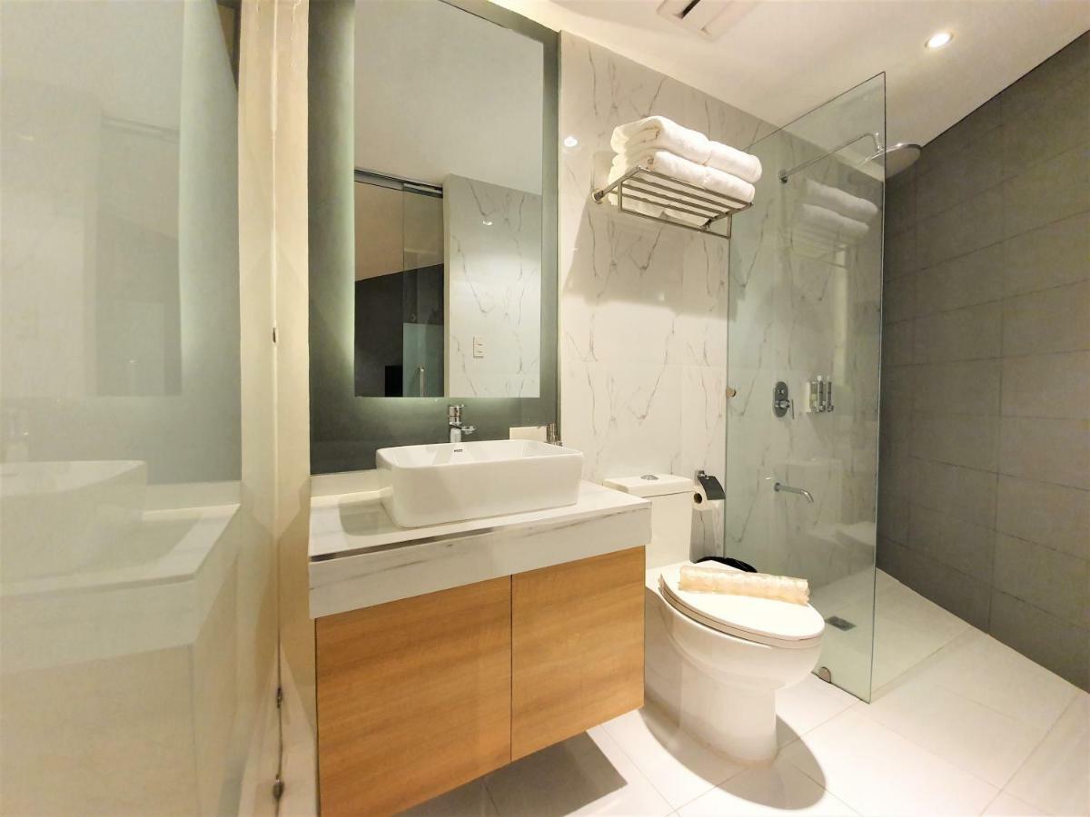באקולוד The Upperroom @ Real Suites מראה חיצוני תמונה