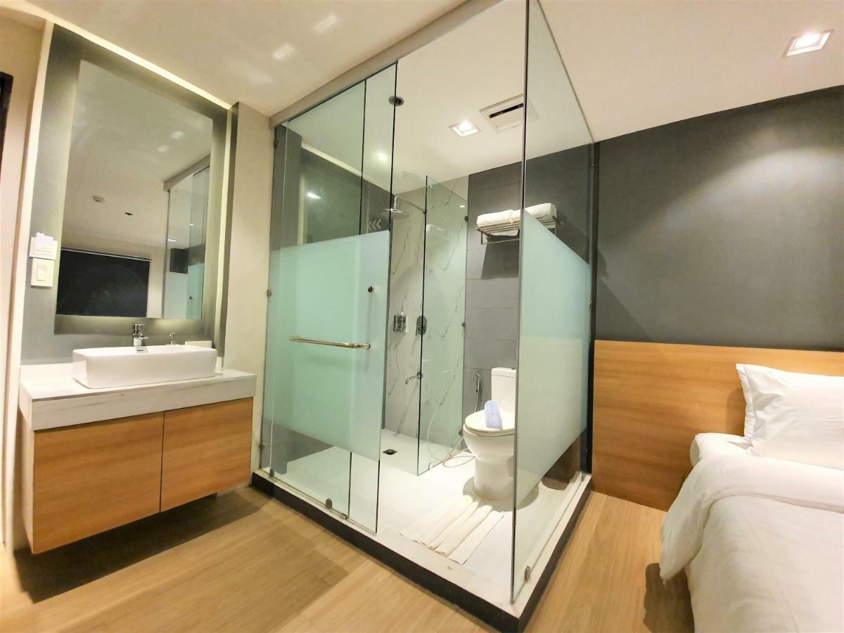 באקולוד The Upperroom @ Real Suites מראה חיצוני תמונה