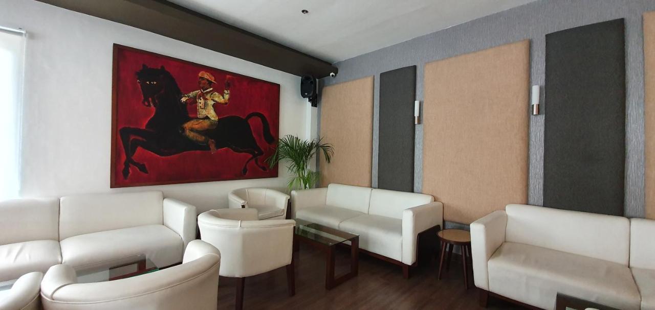 באקולוד The Upperroom @ Real Suites מראה חיצוני תמונה